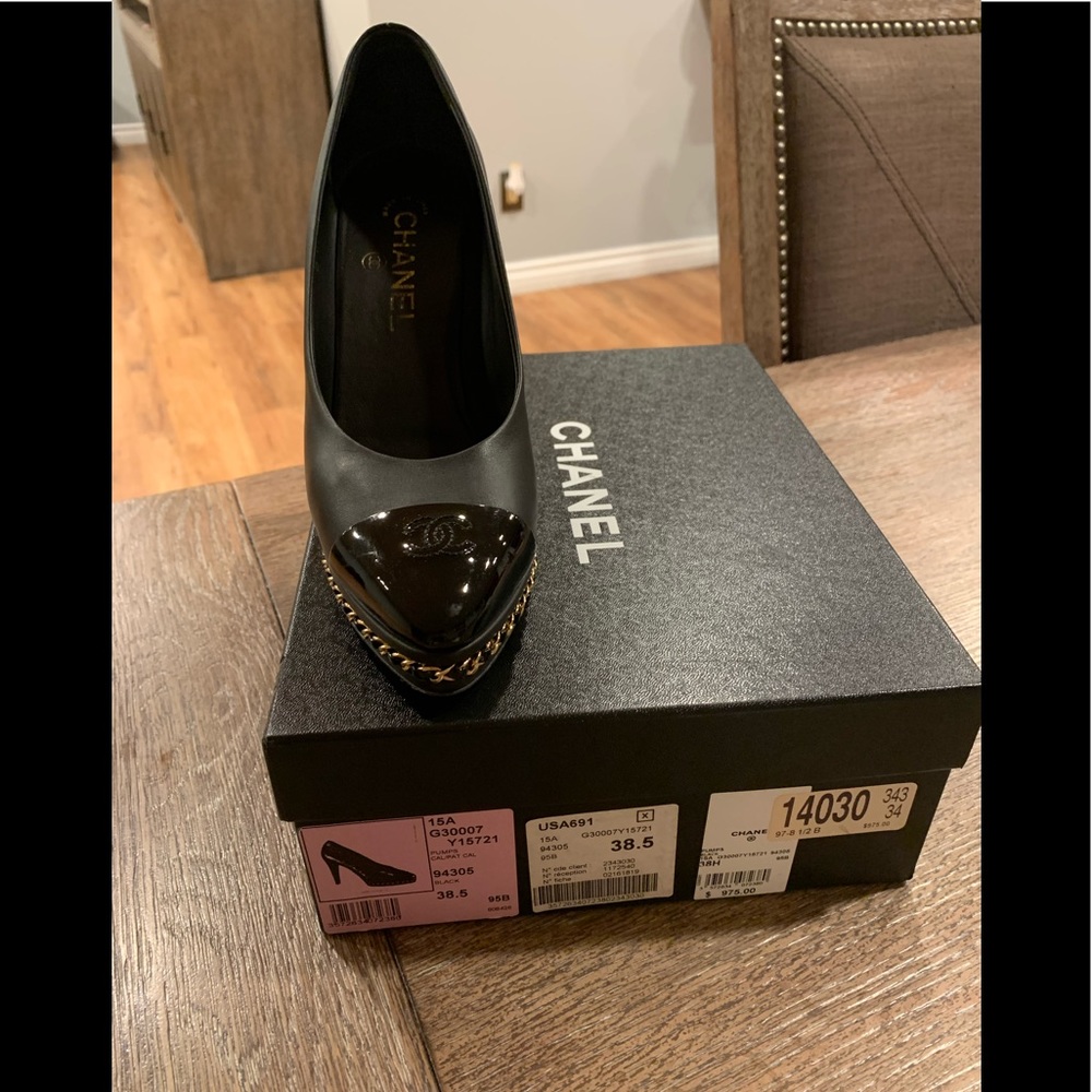 Chanel shoes size 38.5 authentic